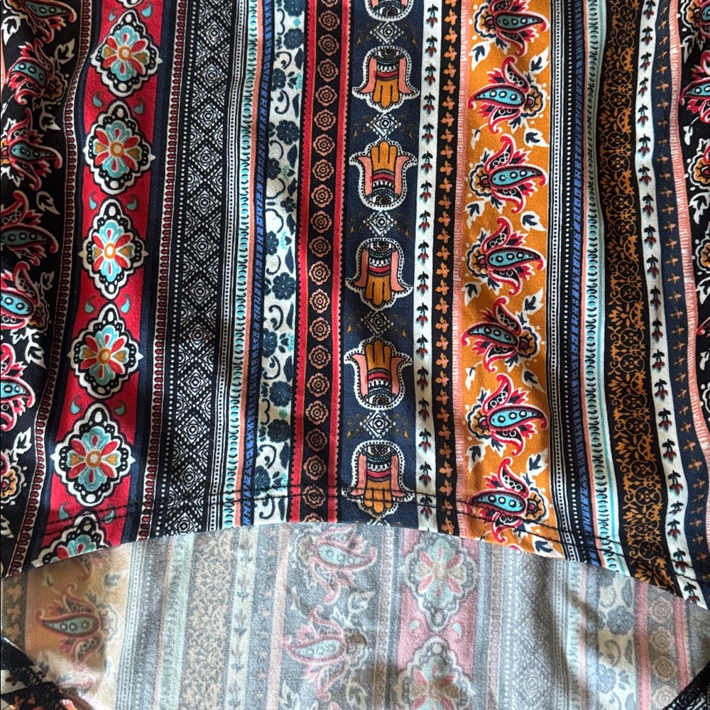 Colorful Printed Cropped Top - Picture 4 of 4